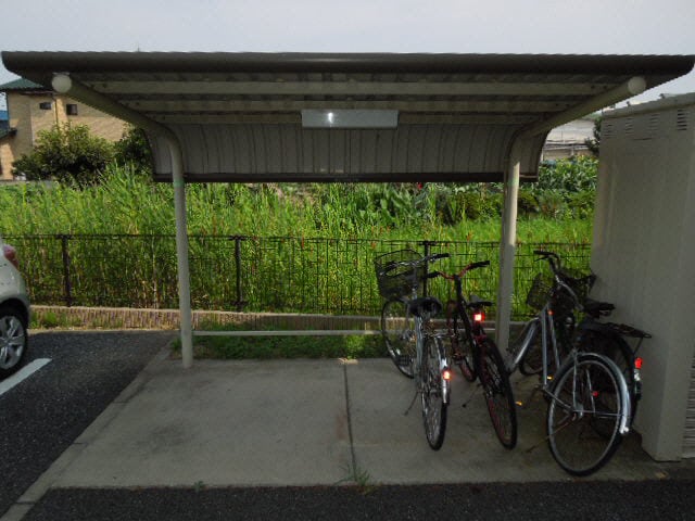 駐輪場 内房線/五井駅 バス10分京葉高校停下車:停歩2分 2階 築17年