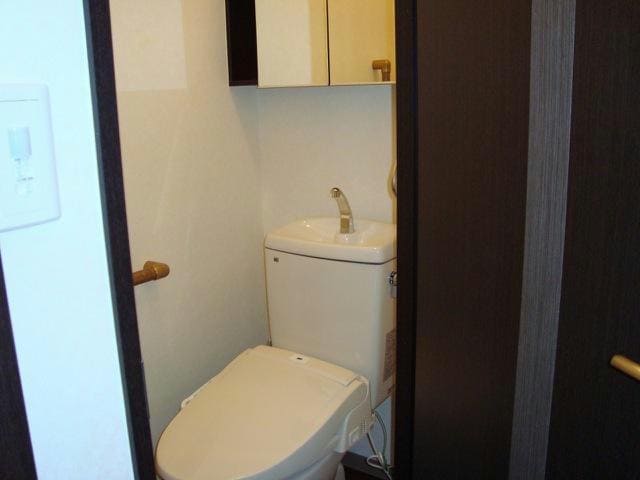 トイレ 内房線/五井駅 バス10分京葉高校停下車:停歩2分 2階 築17年