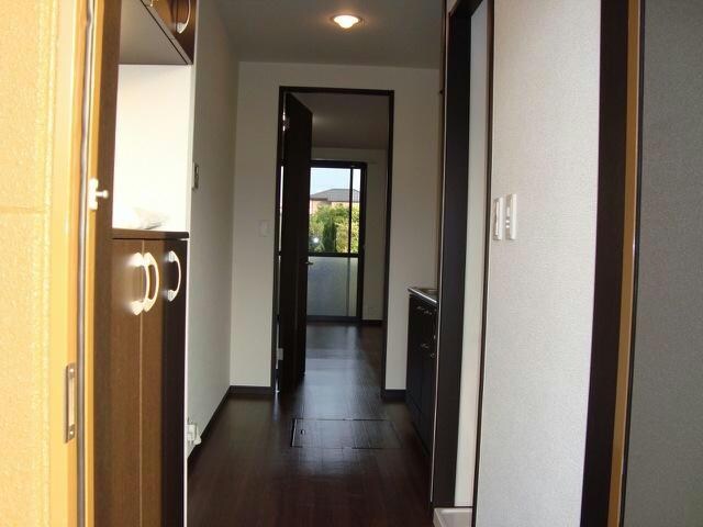 玄関 内房線/五井駅 バス10分京葉高校停下車:停歩2分 2階 築17年