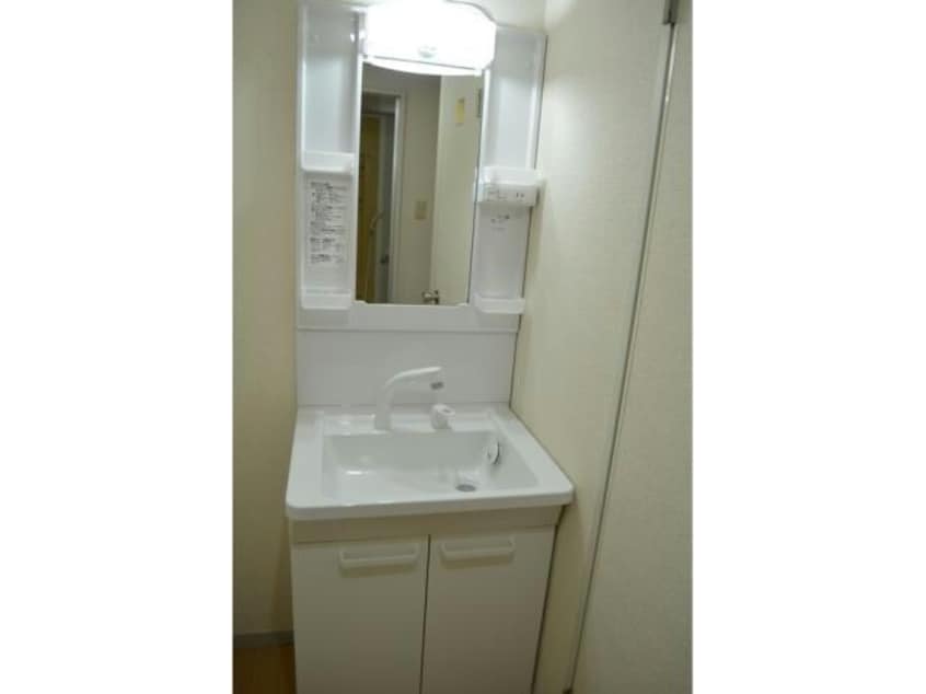  内房線/五井駅 バス10分郡本給食センター下車:停歩5分 2階 築33年