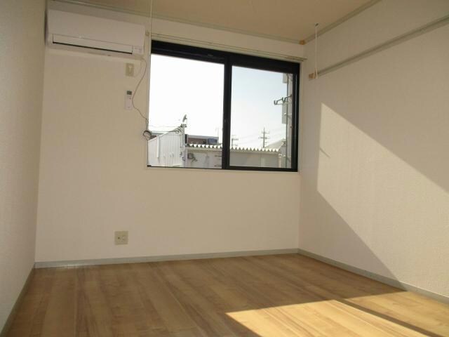居室 内房線/八幡宿駅 徒歩20分 1階 築32年