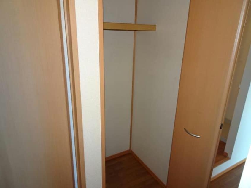 収納 内房線/五井駅 徒歩15分 2階 築25年