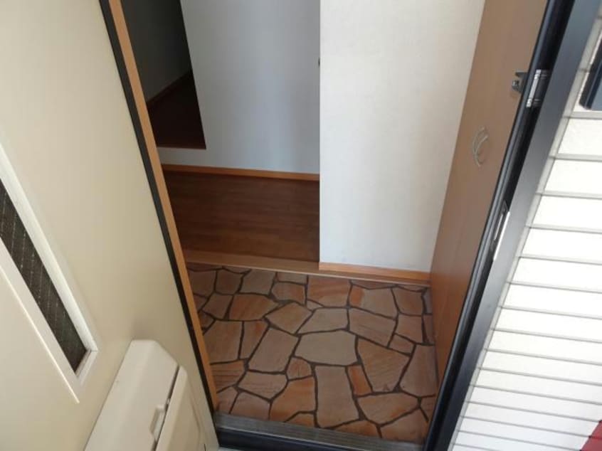 玄関 内房線/五井駅 徒歩15分 2階 築25年