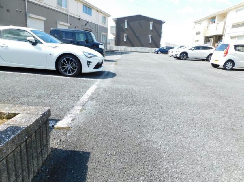 駐車場 TフラットB棟