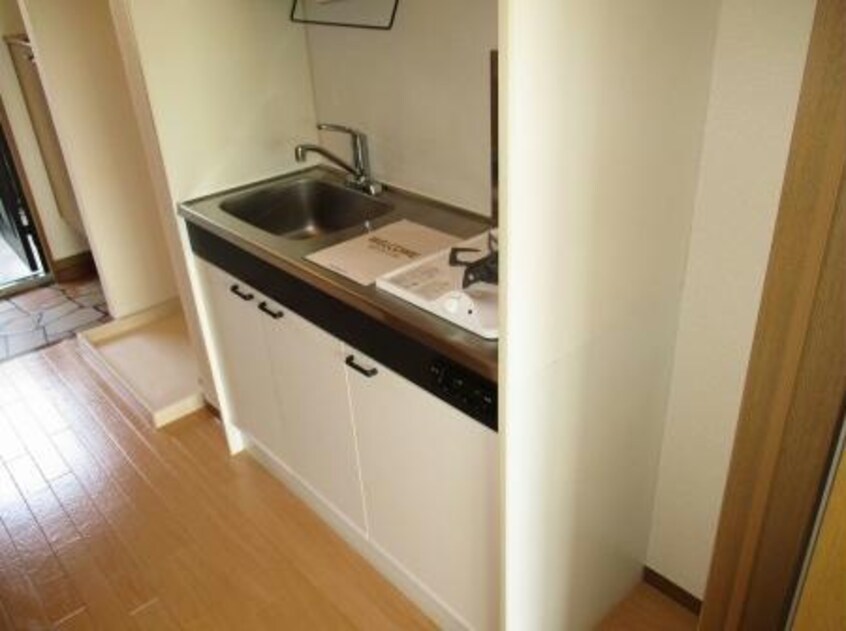 キッチン 内房線/八幡宿駅 バス10分菊間三叉下車:停歩1分 2階 築28年