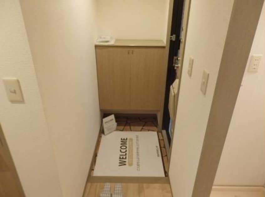 玄関 内房線/五井駅 バス10分白金3丁目下車:停歩10分 2階 築26年