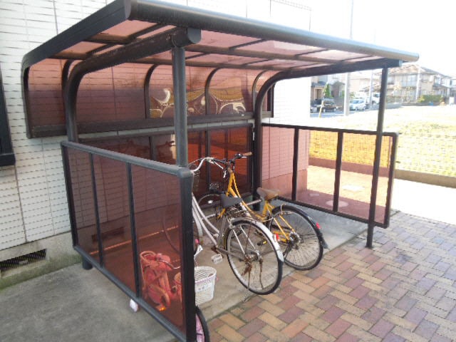 駐輪場 内房線/五井駅 バス7分出津西1丁目下車:停歩5分 1階 築30年