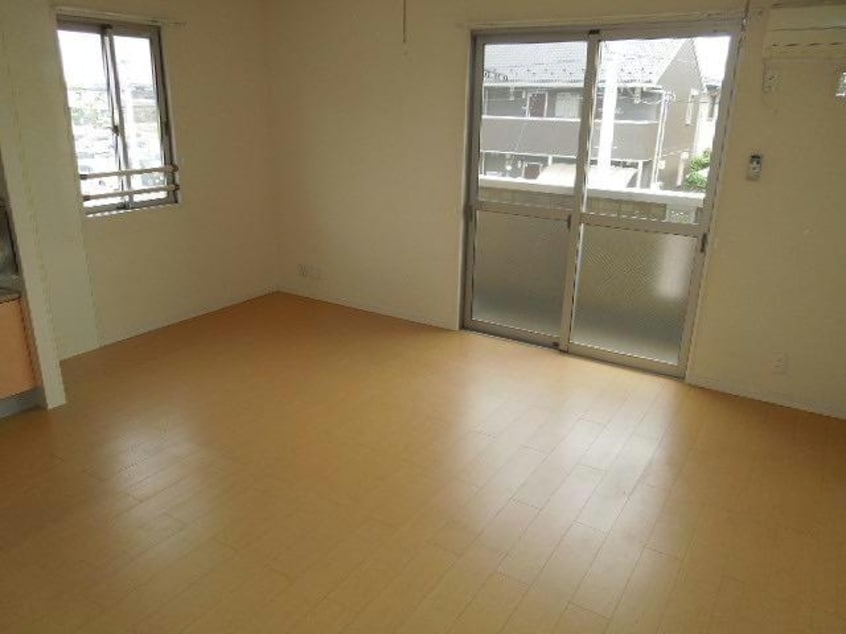 DK 内房線/八幡宿駅 徒歩3分 3階 築16年