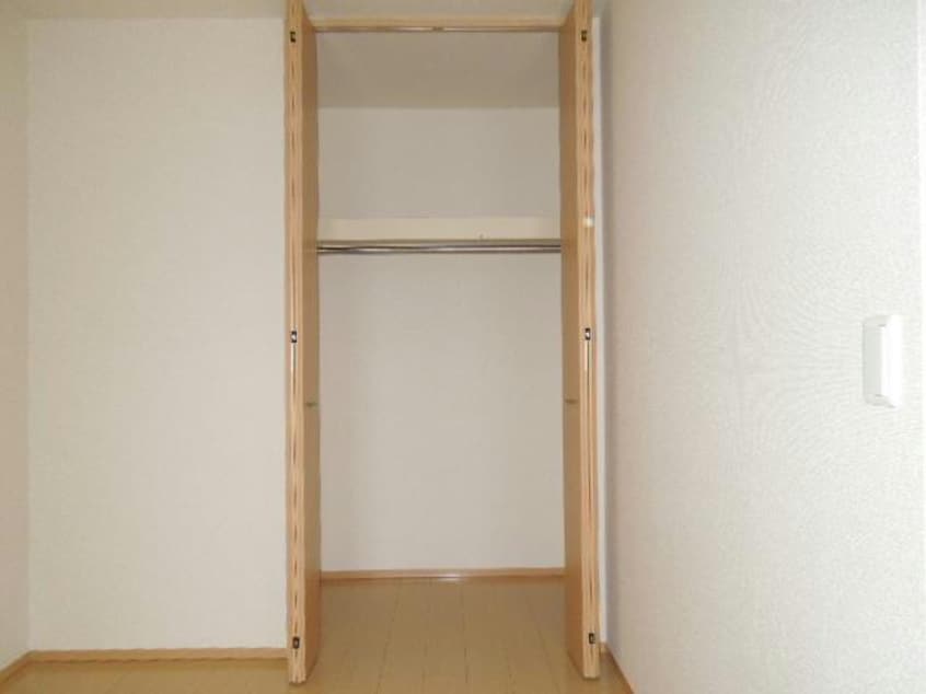 クローゼット 内房線/五井駅 徒歩17分 1階 築14年