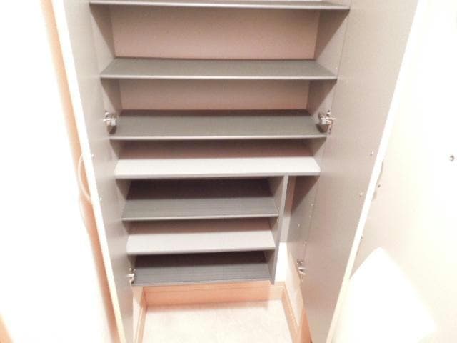 シューズボックス 内房線/五井駅 徒歩17分 1階 築14年