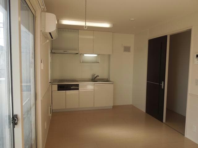 リビング 内房線/八幡宿駅 徒歩27分 2階 築13年