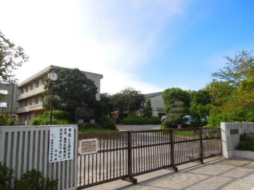 市原市立若葉中学校(中学校/中等教育学校)まで3310m※若葉中学校 内房線/八幡宿駅 徒歩27分 2階 築13年