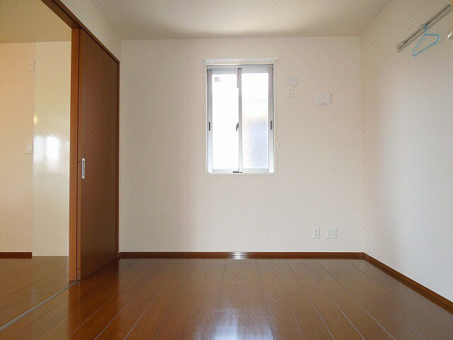 居室 内房線/五井駅 バス11分出津西一丁目下車:停歩4分 2階 築12年