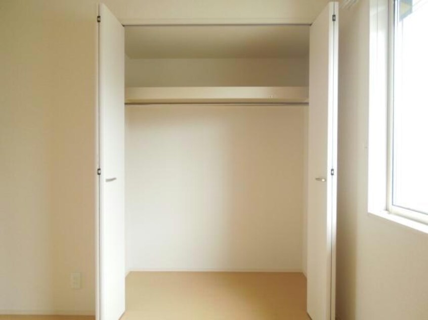 クローゼット 内房線/五井駅 徒歩18分 2階 築11年