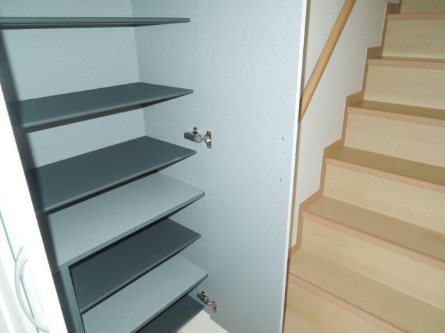 シューズボックス 内房線/五井駅 徒歩18分 2階 築11年