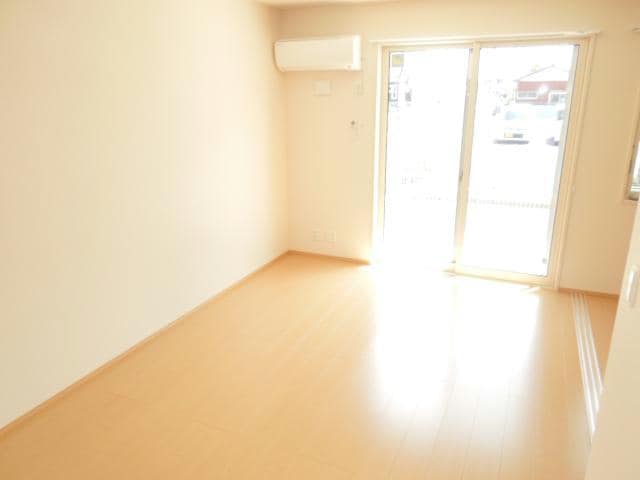 リビング 内房線/姉ケ崎駅 徒歩17分 1階 築11年