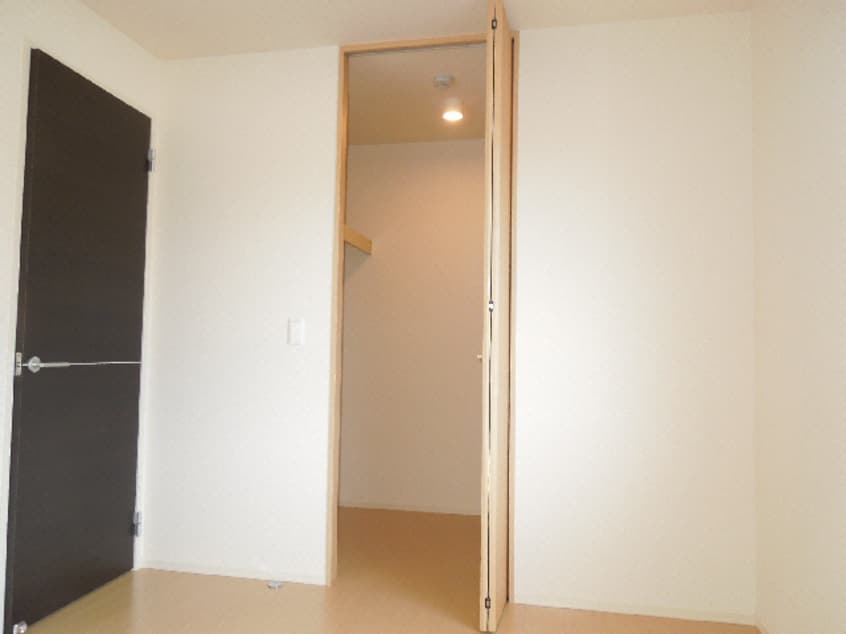 収納 内房線/五井駅 徒歩20分 2階 築11年