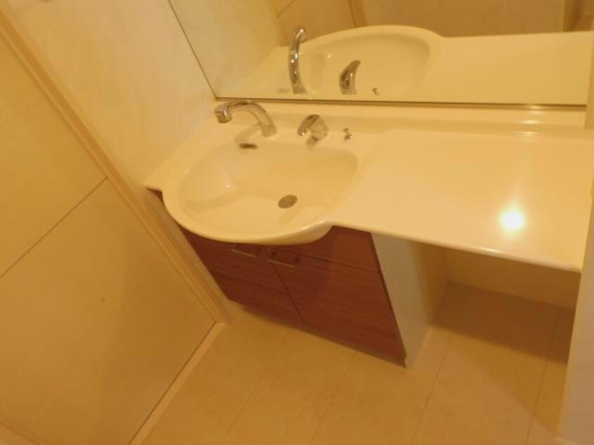 洗髪洗面台 内房線/姉ケ崎駅 バス6分白塚陸橋下下車:停歩1分 2階 築11年