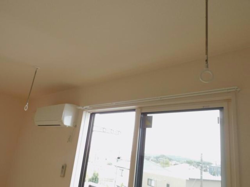 室内洗濯干し 内房線/姉ケ崎駅 バス6分白塚陸橋下下車:停歩1分 2階 築11年