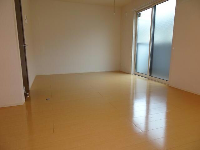 居室 内房線/五井駅 徒歩10分 2階 築10年