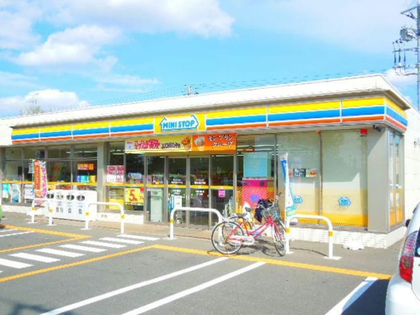 ミニストップ市原君塚3丁目店(コンビニ)まで436m※ミニストップ市原君塚3丁目店 サンシティ君塚
