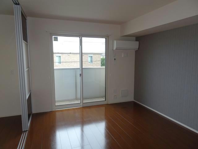 リビング 内房線/五井駅 徒歩11分 2階 築9年