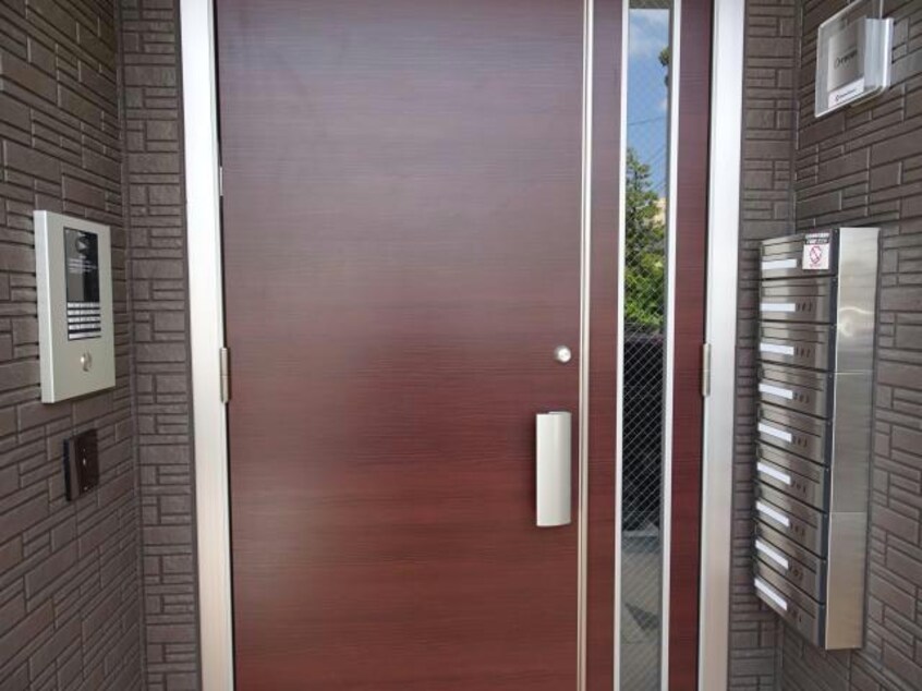 エントランス 内房線/五井駅 徒歩6分 1階 築9年