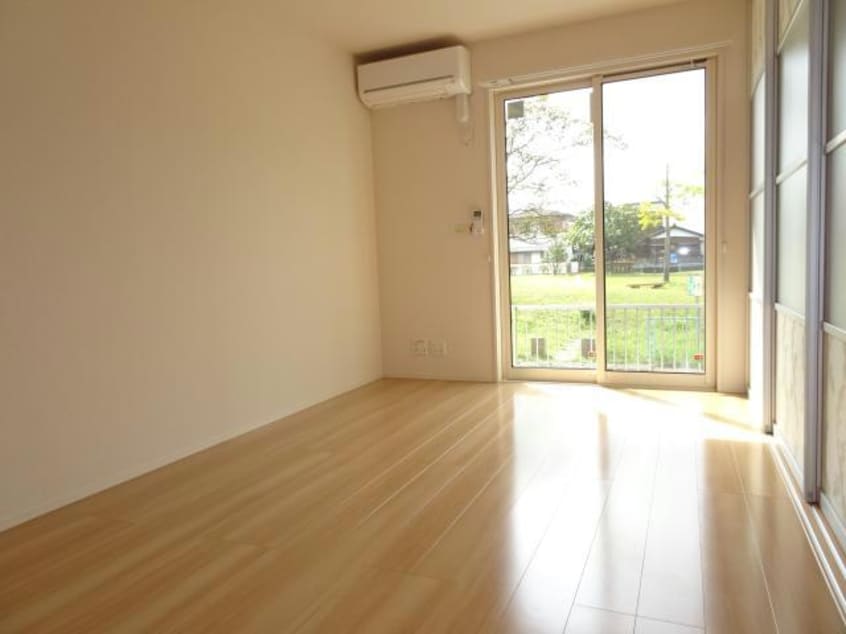 リビングダイニング 内房線/五井駅 徒歩28分 1階 築9年