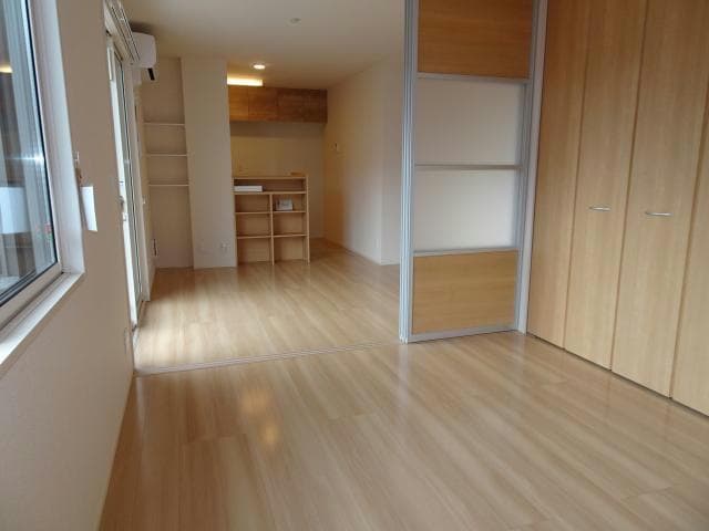 リビング 内房線/八幡宿駅 バス15分菊間団地前下車:停歩10分 1階 築9年