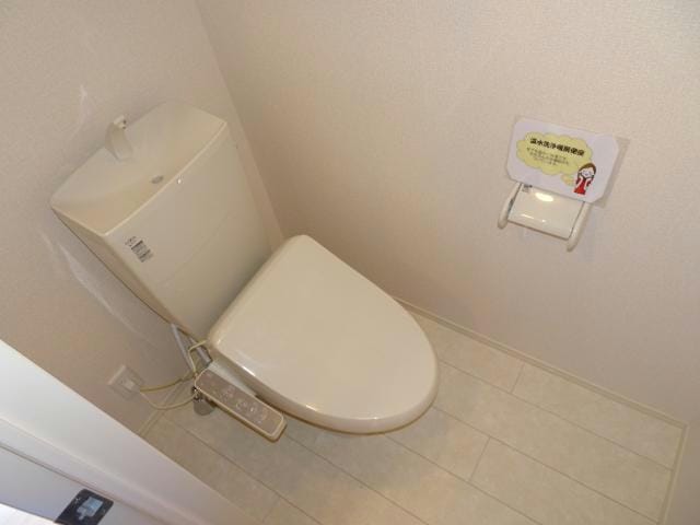 温水洗浄暖房便座 内房線/八幡宿駅 バス15分菊間団地前下車:停歩10分 1階 築9年