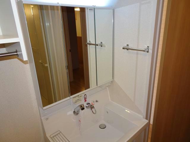 洗髪洗面化粧台 内房線/八幡宿駅 バス15分菊間団地前下車:停歩10分 1階 築9年