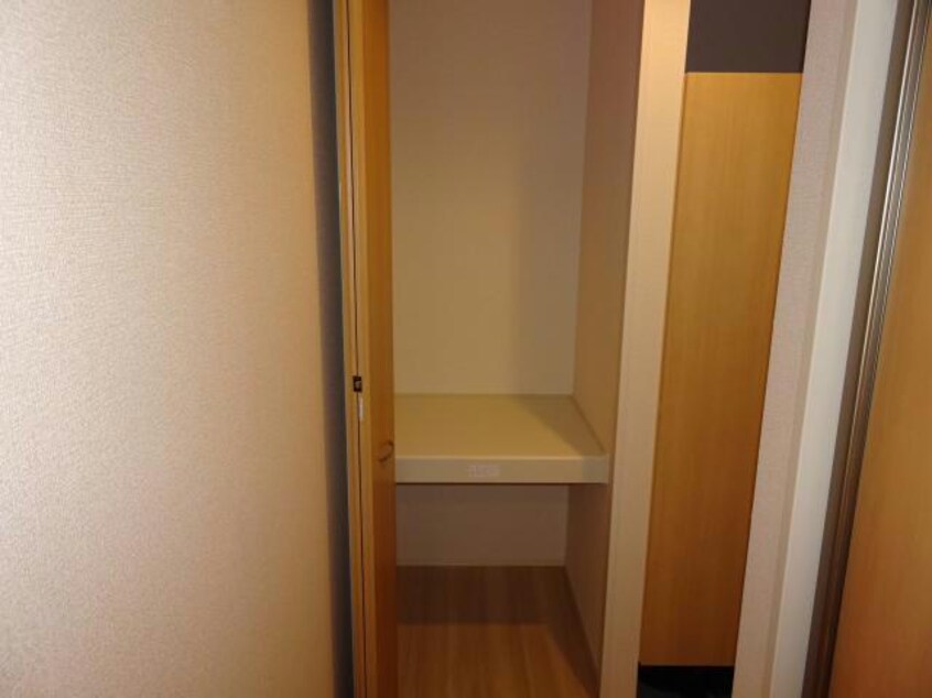 収納 内房線/姉ケ崎駅 徒歩14分 3階 築7年