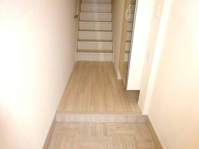 玄関 内房線/八幡宿駅 徒歩20分 2階 築6年