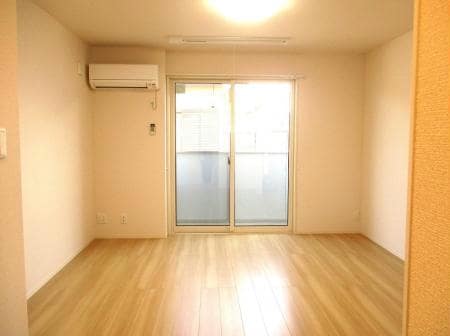 リビング 内房線/姉ケ崎駅 徒歩17分 2階 築6年