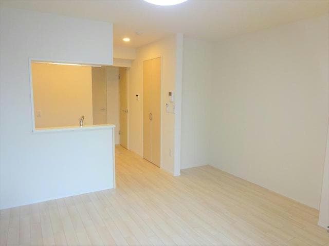 リビング 内房線/八幡宿駅 徒歩5分 1階 築5年