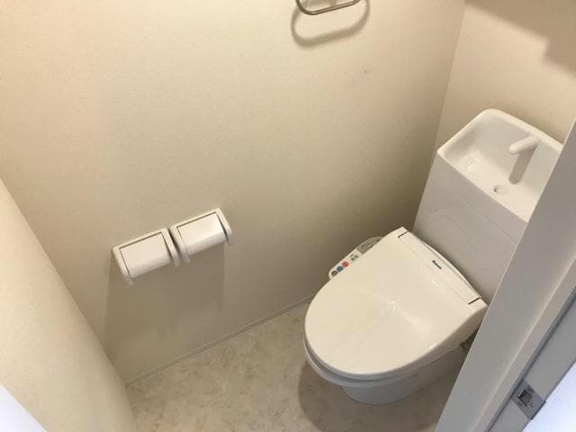 トイレ 内房線/八幡宿駅 徒歩5分 1階 築5年