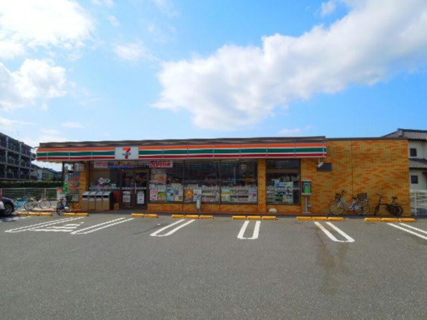 セブンイレブン市原五井三又店(コンビニ)まで699m※セブンイレブン市原五井三又店 ココ　アムール
