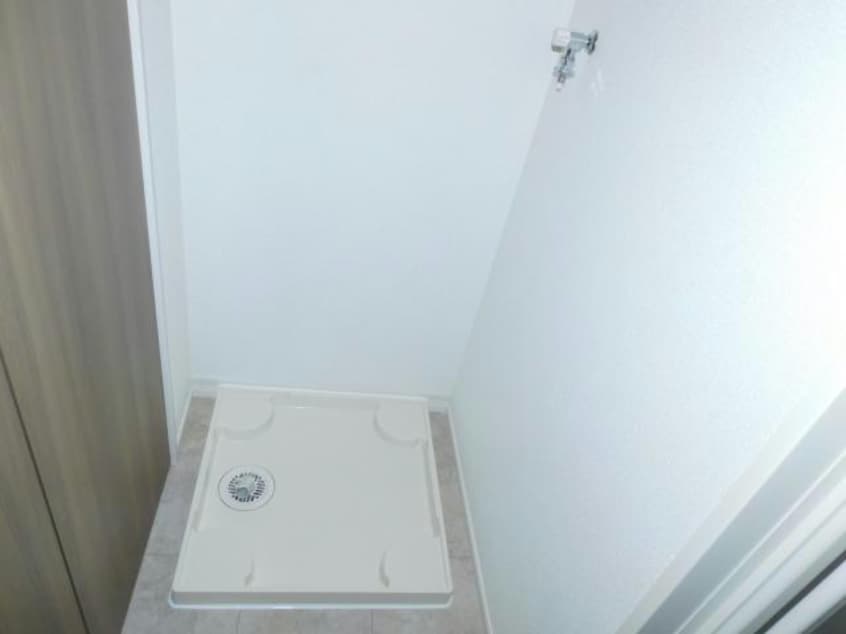 洗濯機置き場 カエラ・シェリ