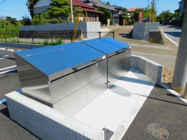 ゴミ捨て場 ルミエールB