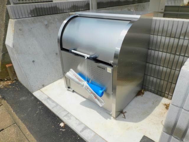 ゴミ捨て場 メゾンドゥイエット