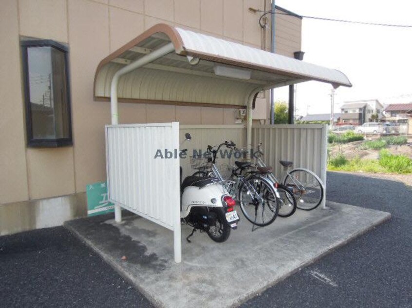 駐輪場 エミール