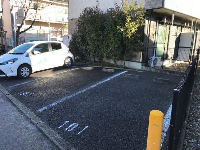 駐車場 クレセントコート愛