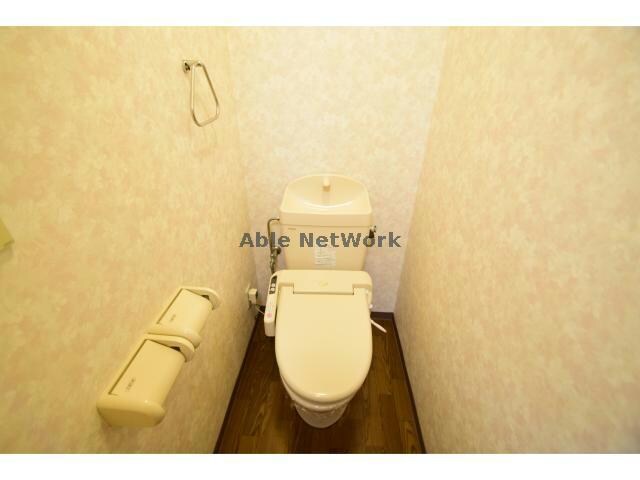 温水洗浄便座機能付トイレです☆ ＡＢＢＹＲＯＡＤ