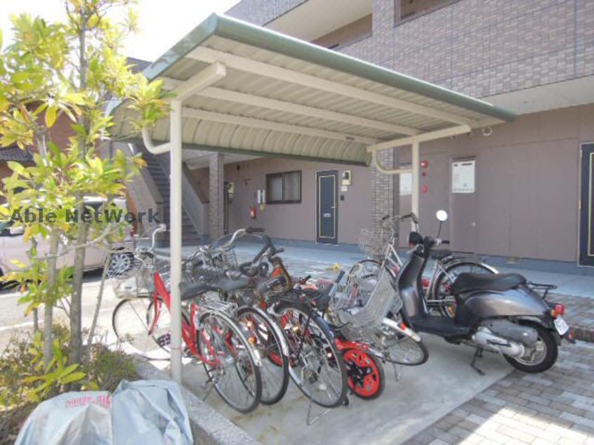 駐輪場 メゾンフリージア