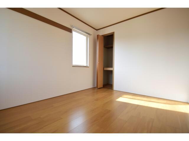 小窓もあるので換気もしやすそうですね♪ グリーンハウス赤坂