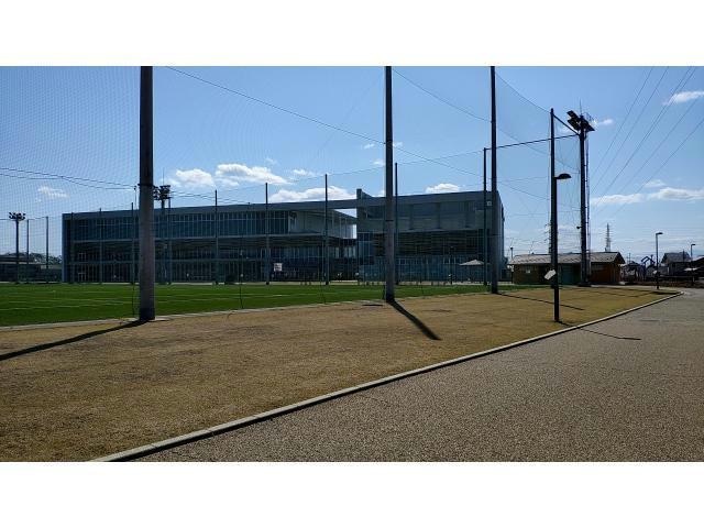 羽黒中央公園(公園)まで970m ピーチランドＡ