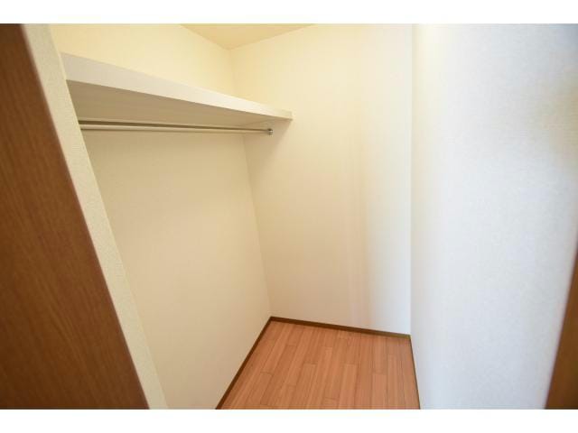 西洋室ウォークインクローゼット 曽汀ガーデン