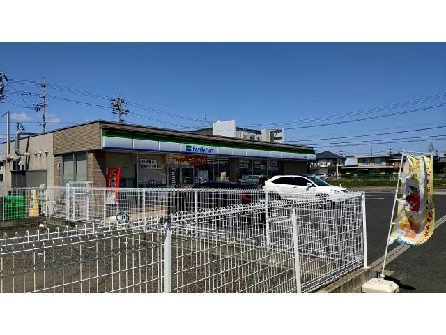 ファミリーマート犬山若宮店(コンビニ)まで491m ドルフ西北野Ⅱ