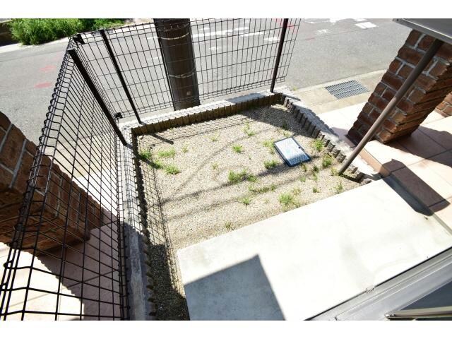 ガーデニングにもってこいのお庭ですね♪ プレジョイア