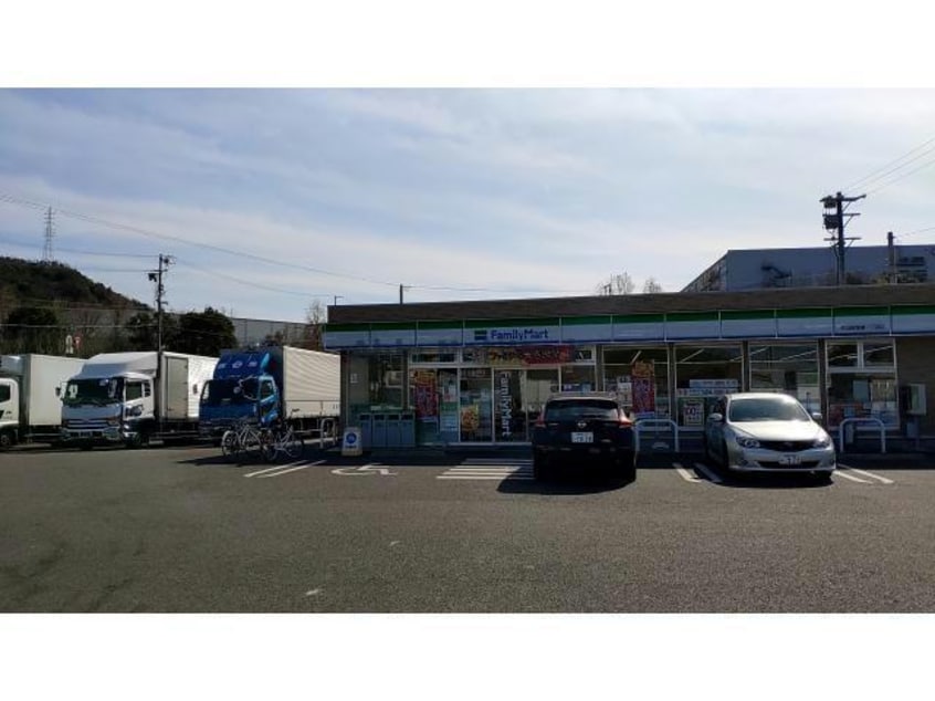 ファミリーマート犬山桜海道一丁目店(コンビニ)まで773m エクセル羽黒